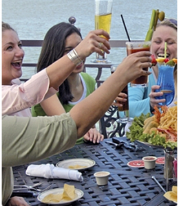 photo-of-friends-dining-together