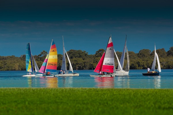 Boats_on_the_Richmond_River_at_Ballina