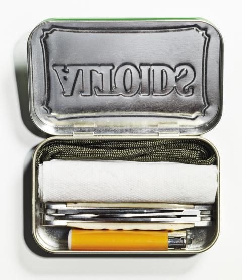 Camping hacks - altoid tin tp